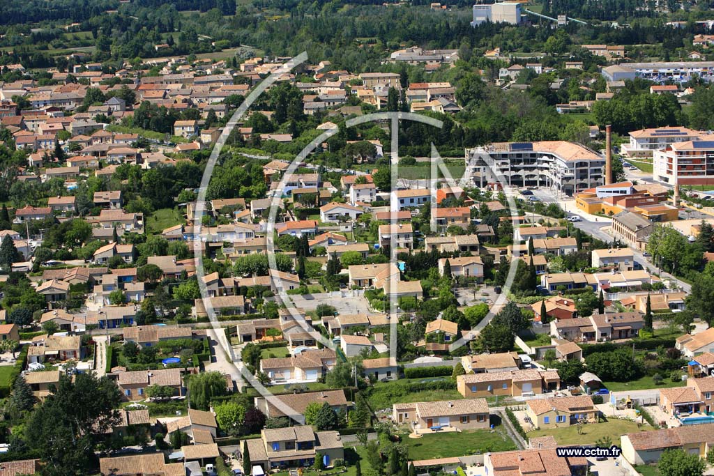 Photo arienne de Entraigues sur la Sorgue