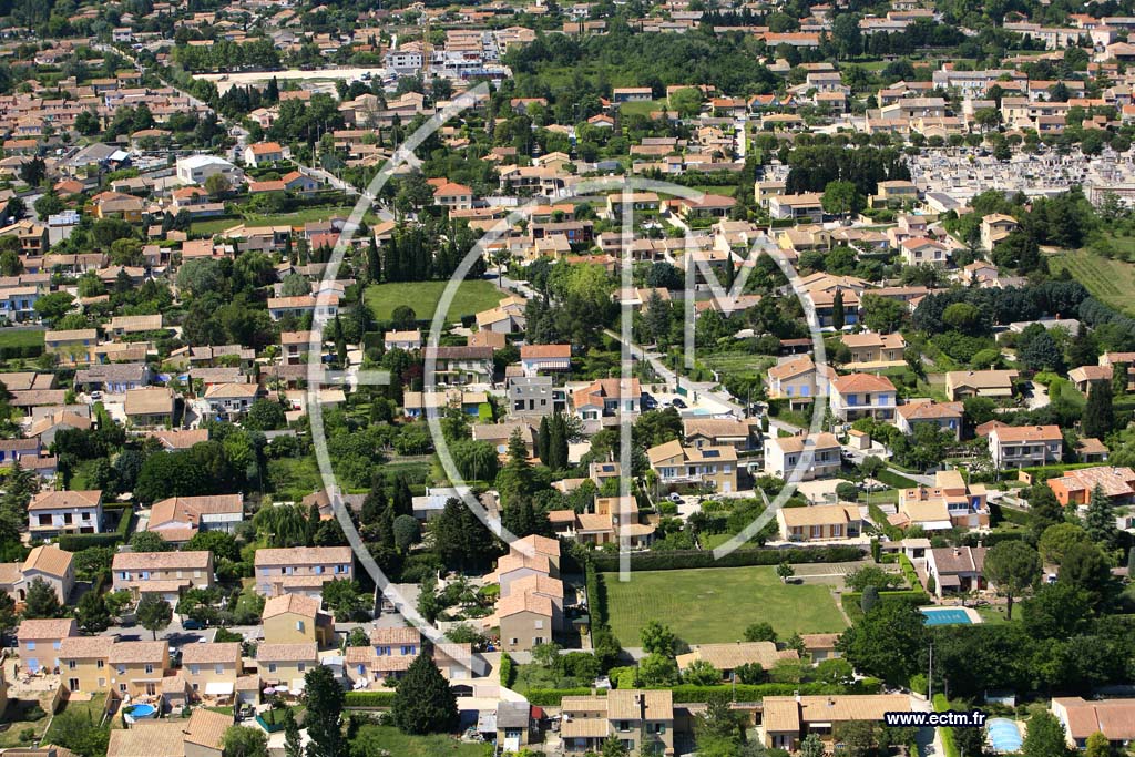 Photo arienne de Entraigues sur la Sorgue