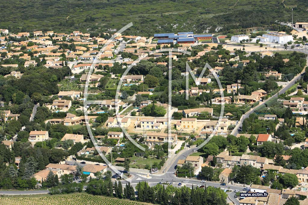 Photo arienne de Rochefort du Gard