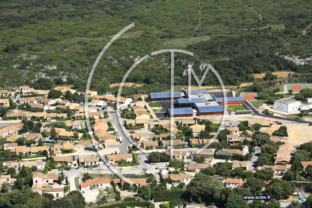 Photo arienne de Rochefort du Gard