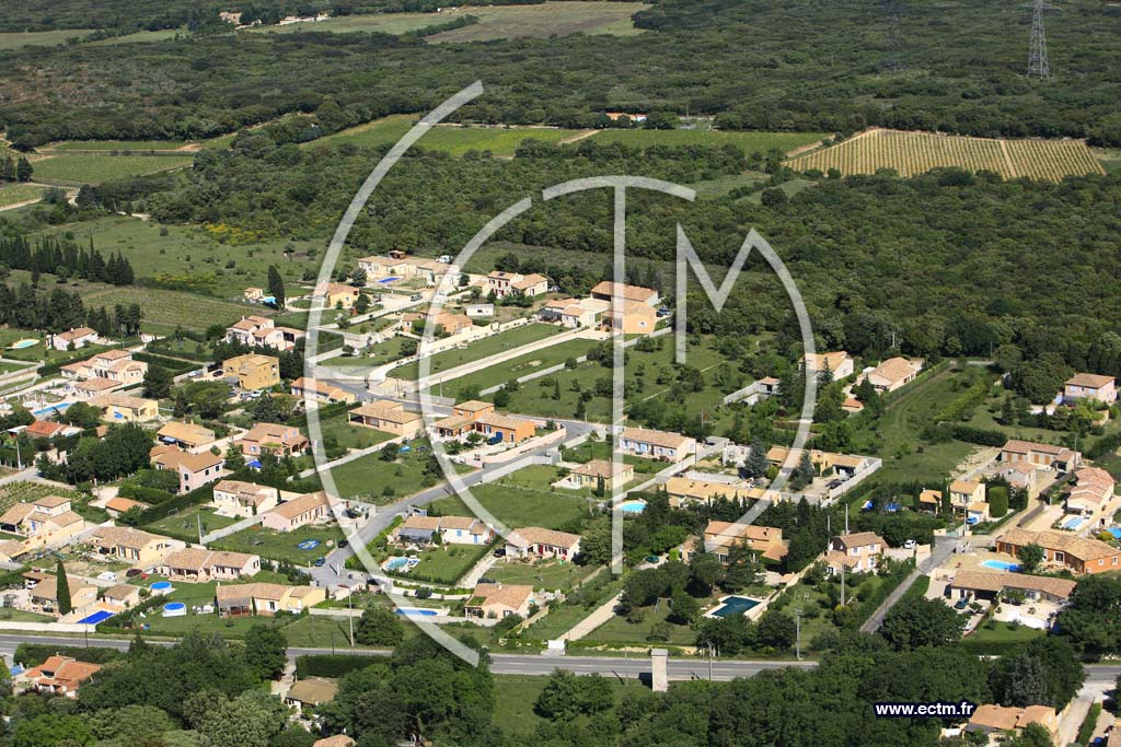 Photo arienne de Rochefort du Gard