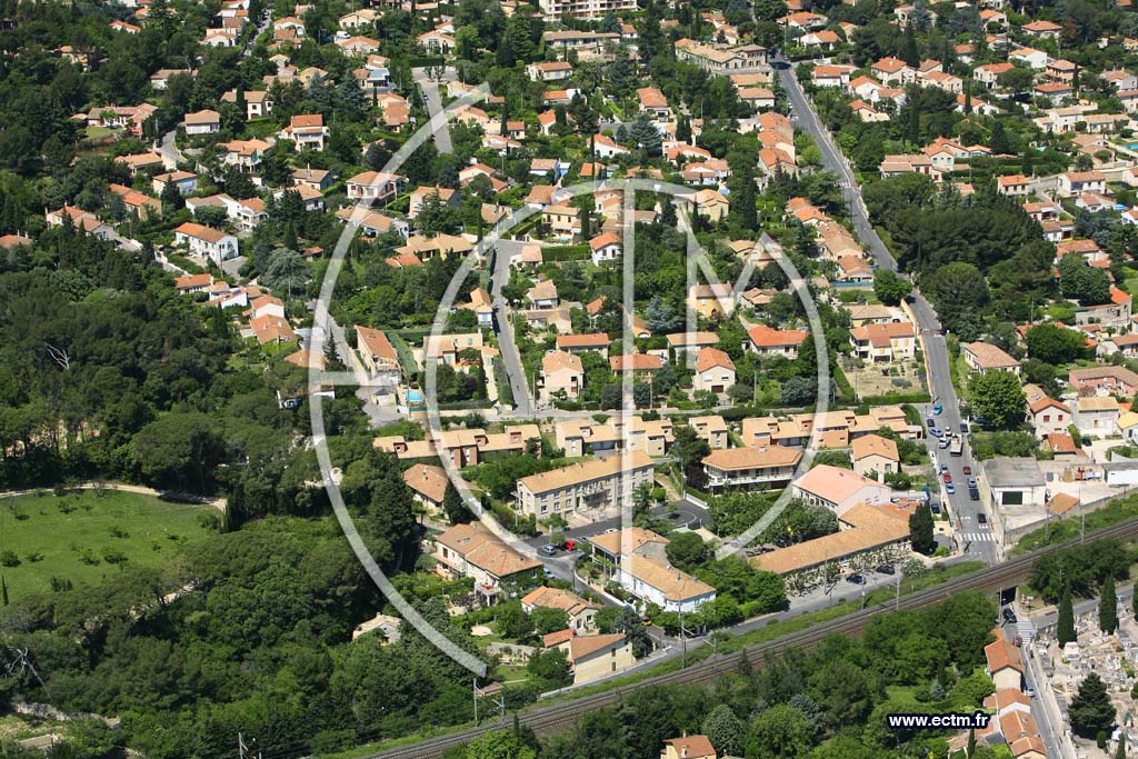 Photo arienne de Villeneuve les Avignon
