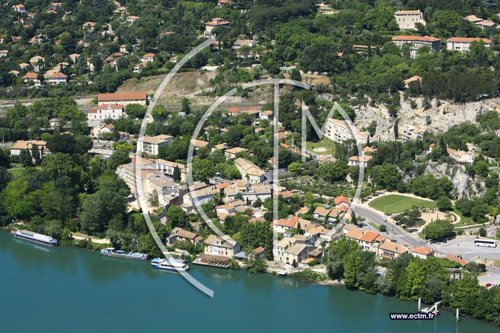 Photo arienne de Villeneuve les Avignon