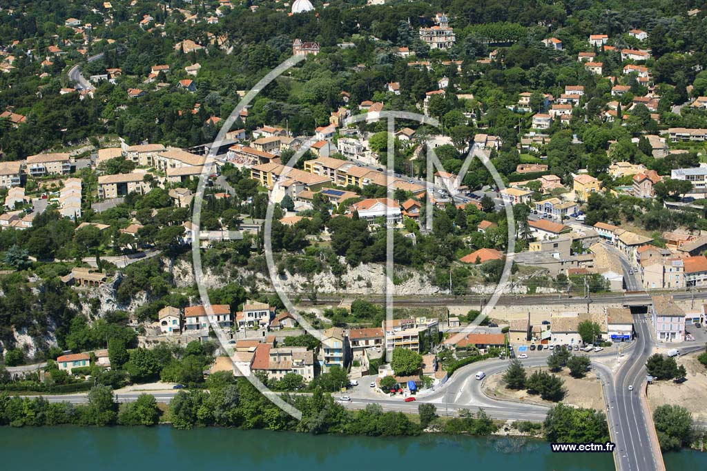 Photo arienne de Villeneuve les Avignon
