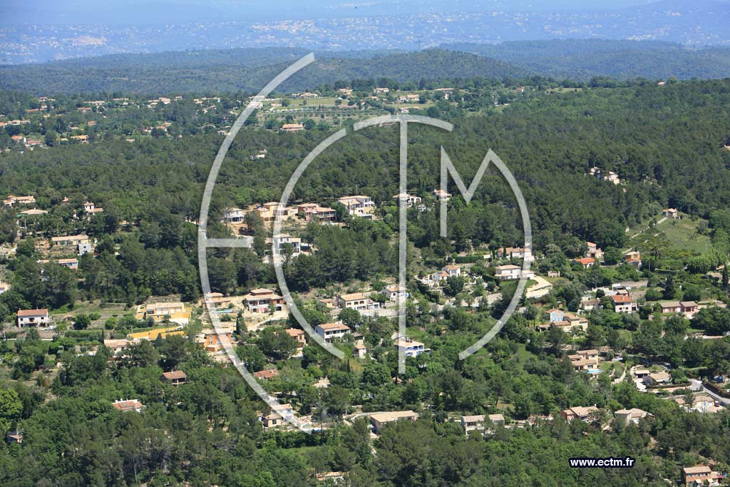 Photo arienne de Bagnols en Foret