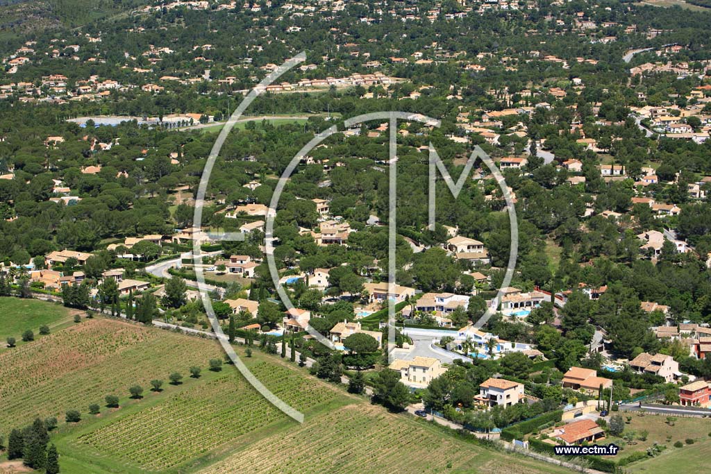 Photo arienne de Roquebrune sur Argens - le Coulet Redon