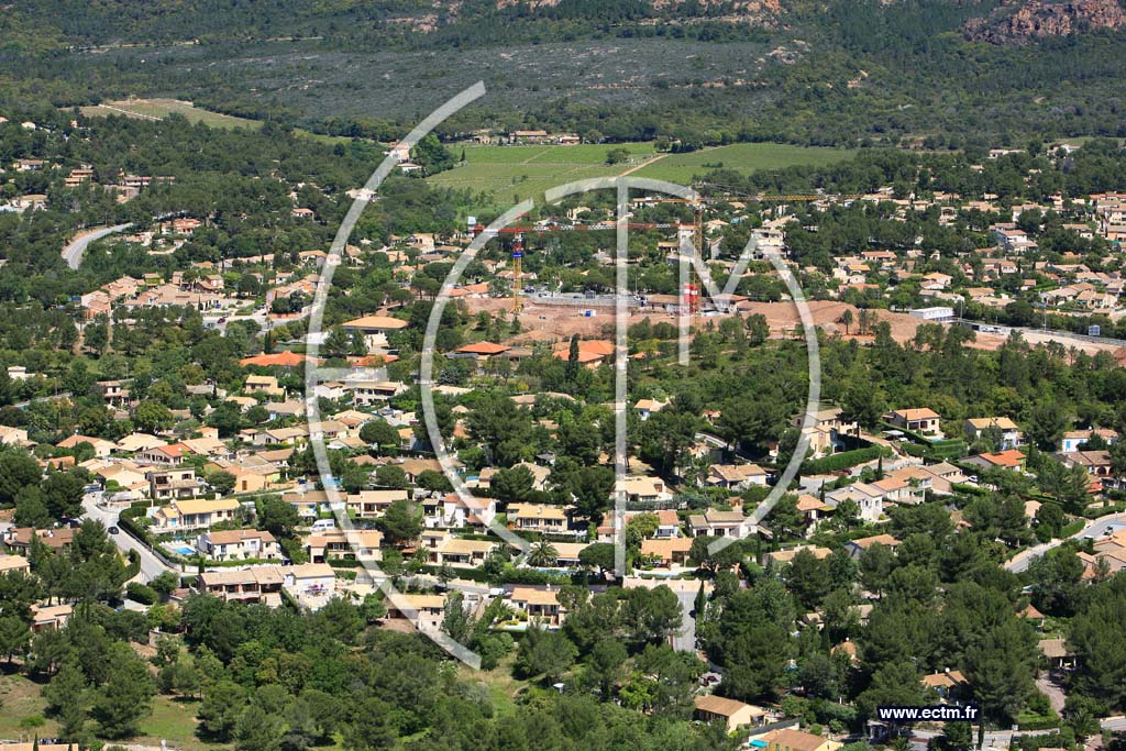Photo arienne de Roquebrune sur Argens - le Coulet Redon