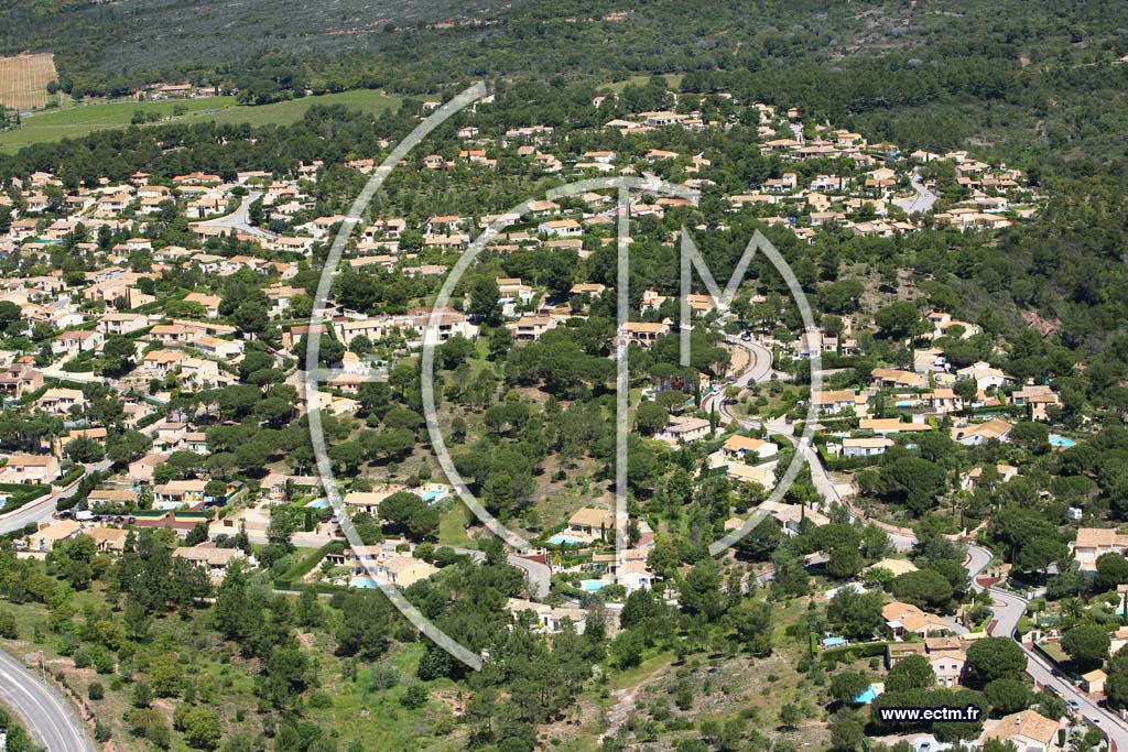 Photo arienne de Roquebrune sur Argens - le Coulet Redon