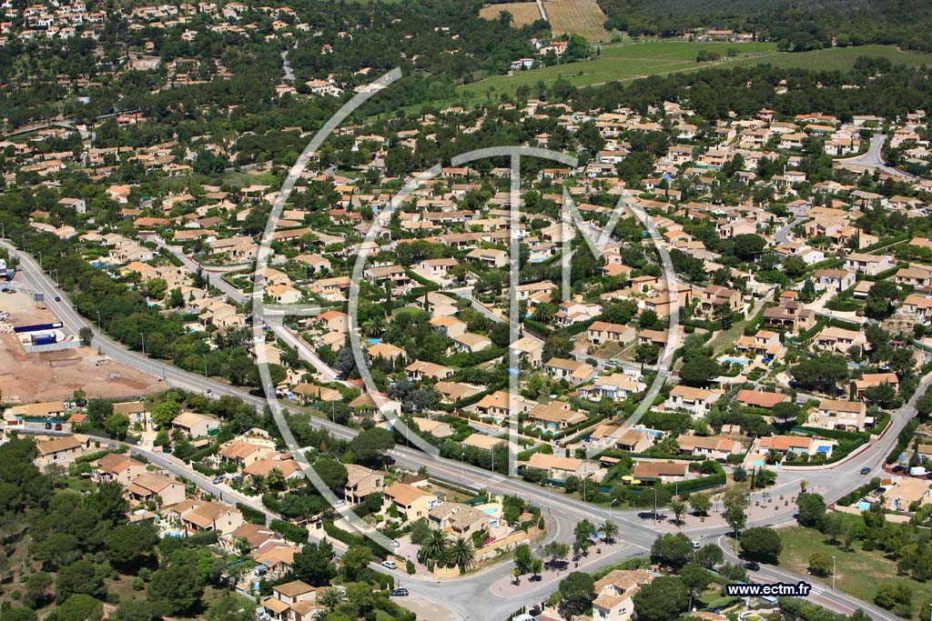 Photo arienne de Roquebrune sur Argens - le Coulet Redon