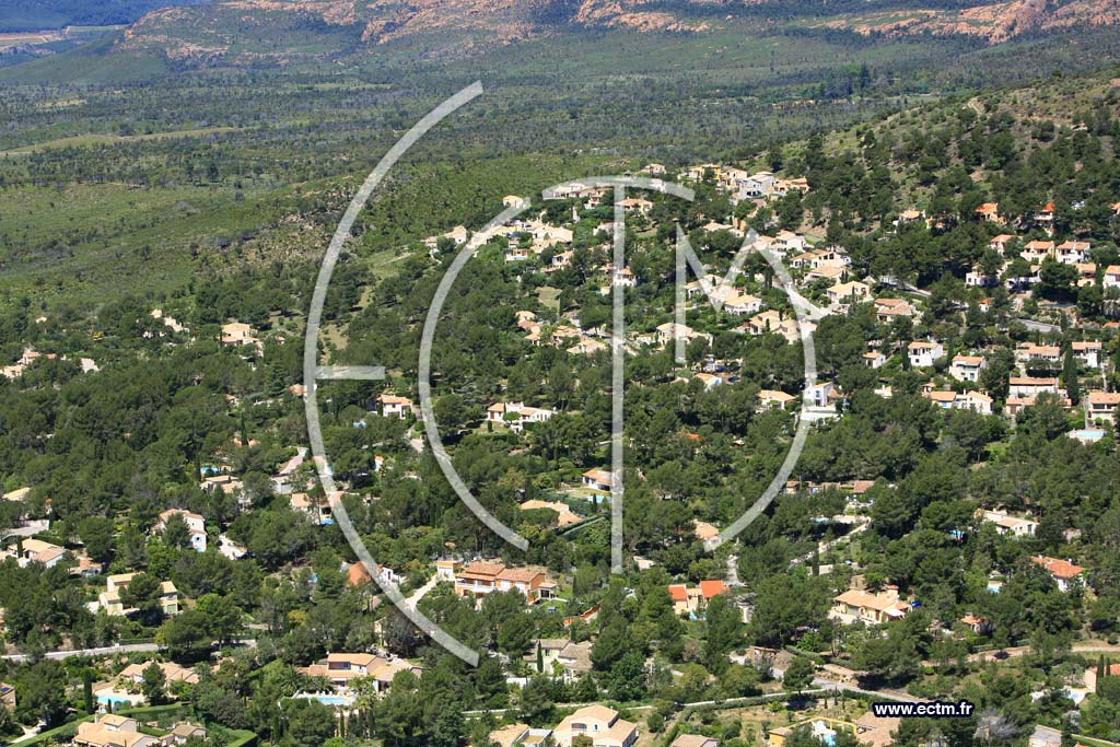 Photo arienne de Roquebrune sur Argens - le Coulet Redon