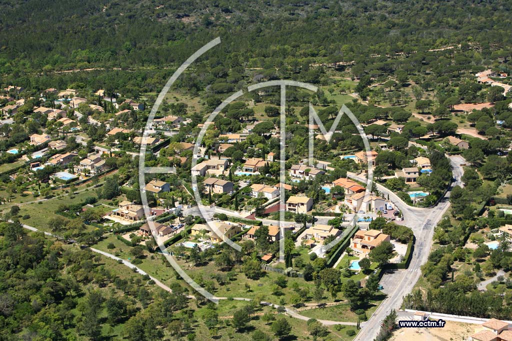 Photo arienne de Roquebrune sur Argens - le Coulet Redon