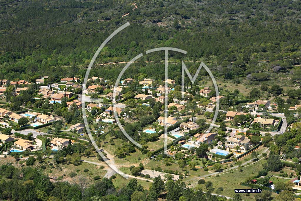 Photo arienne de Roquebrune sur Argens - le Coulet Redon
