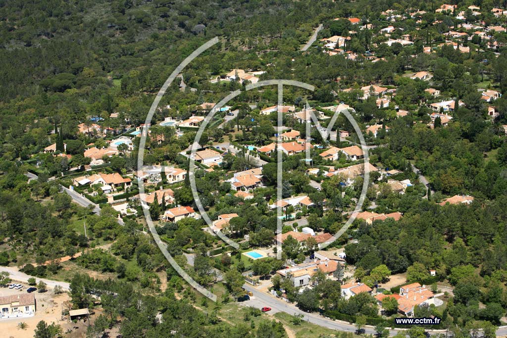 Photo arienne de Roquebrune sur Argens - le Coulet Redon