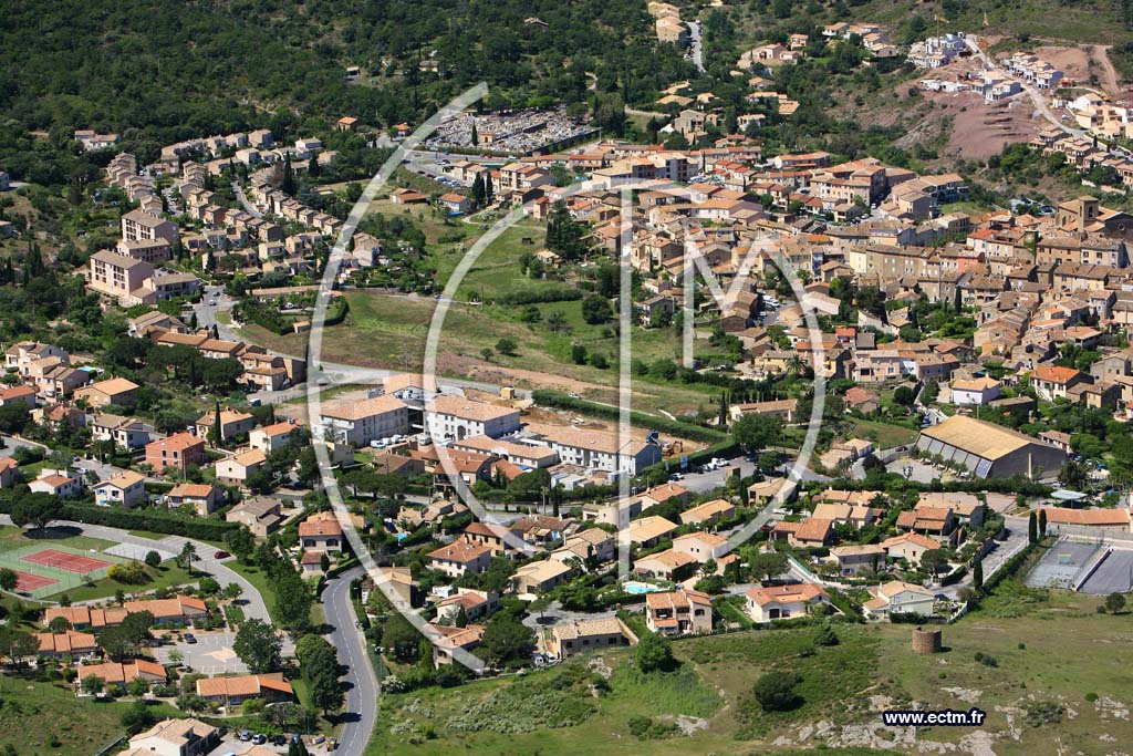 Photo arienne de Roquebrune sur Argens
