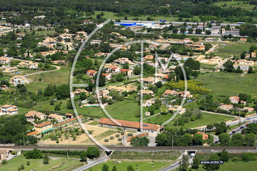 Photo arienne de Roquebrune sur Argens