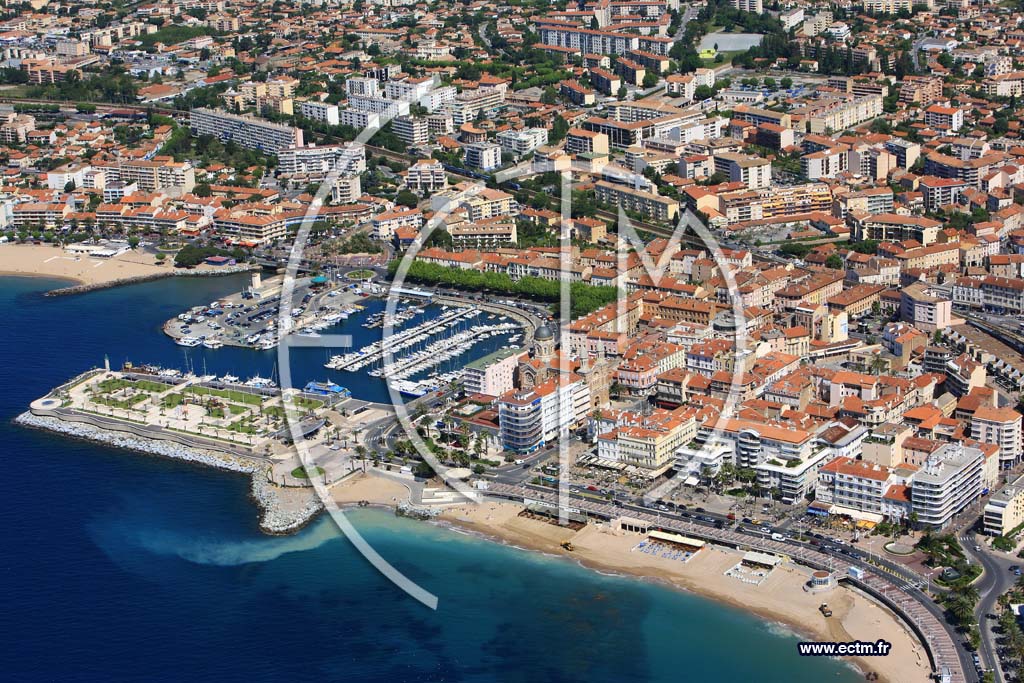 Photo arienne de Saint Raphael
