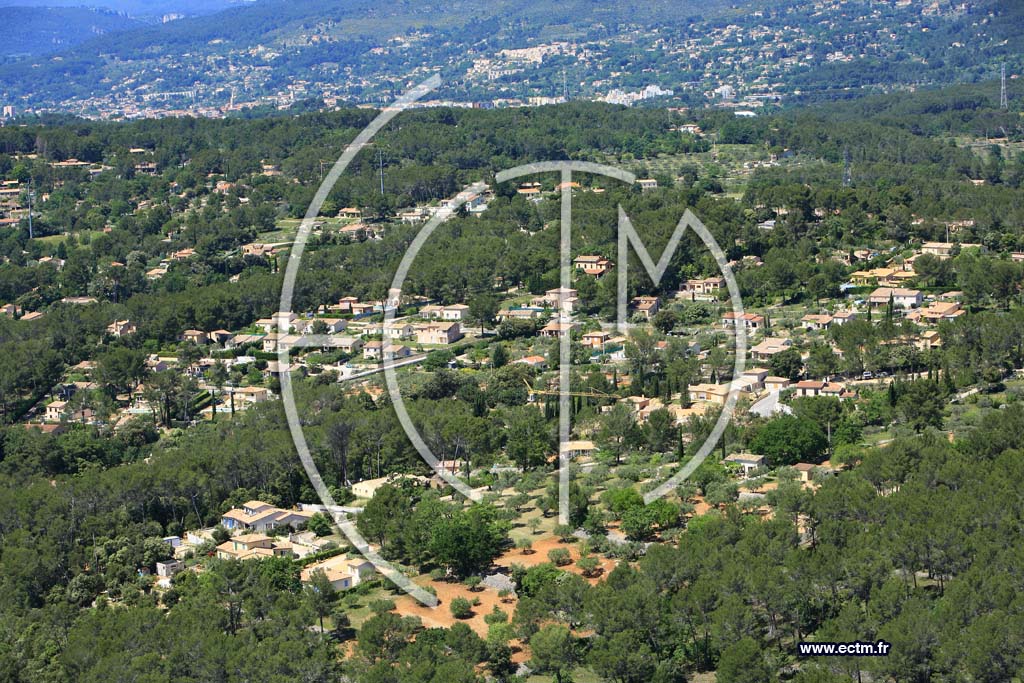 Photo arienne de Trans en Provence