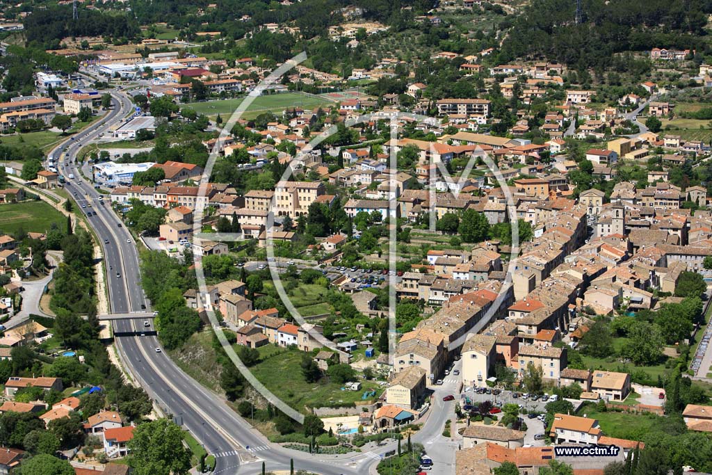 Photo arienne de Trans en Provence