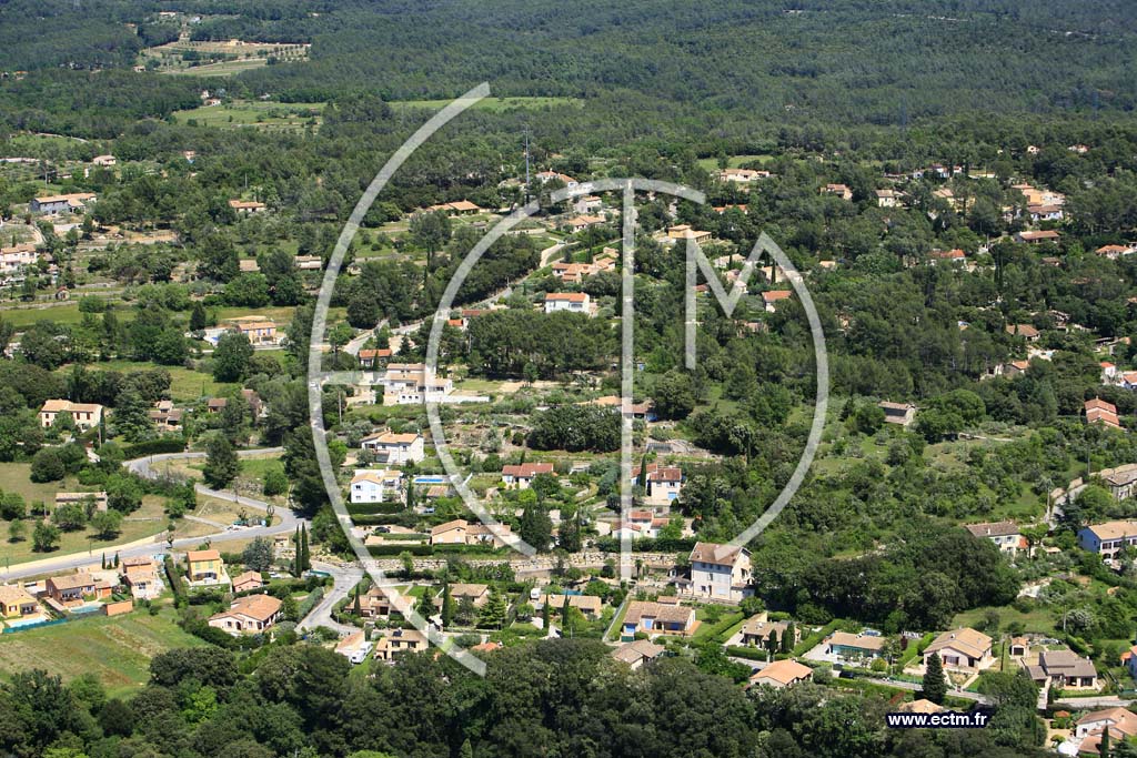 Photo arienne de Trans en Provence