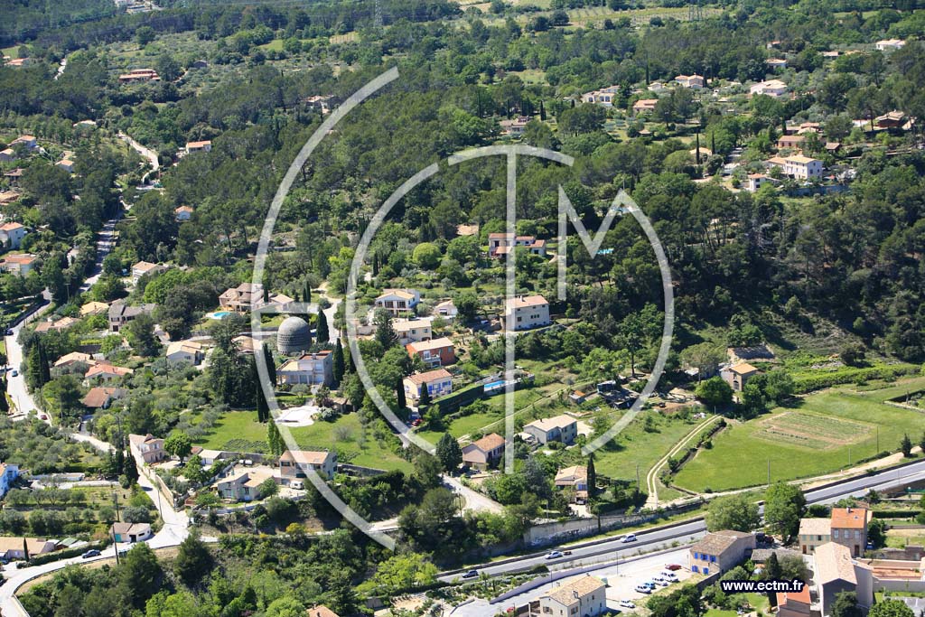 Photo arienne de Trans en Provence