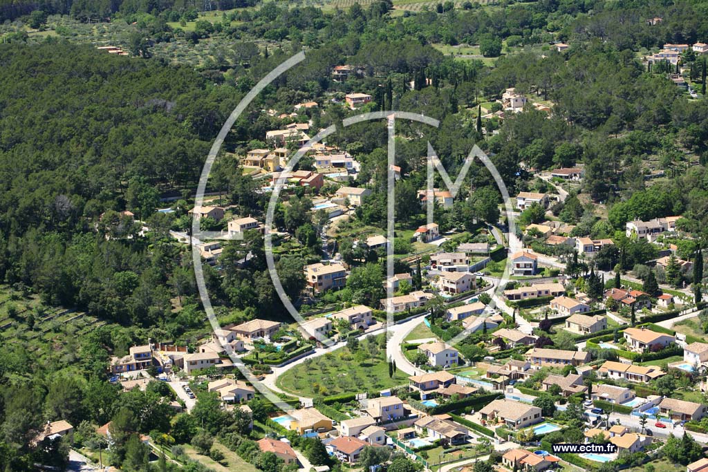 Photo arienne de Trans en Provence