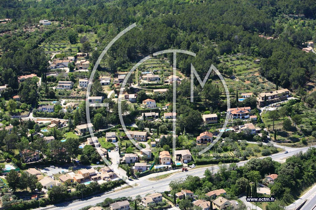 Photo arienne de Trans en Provence