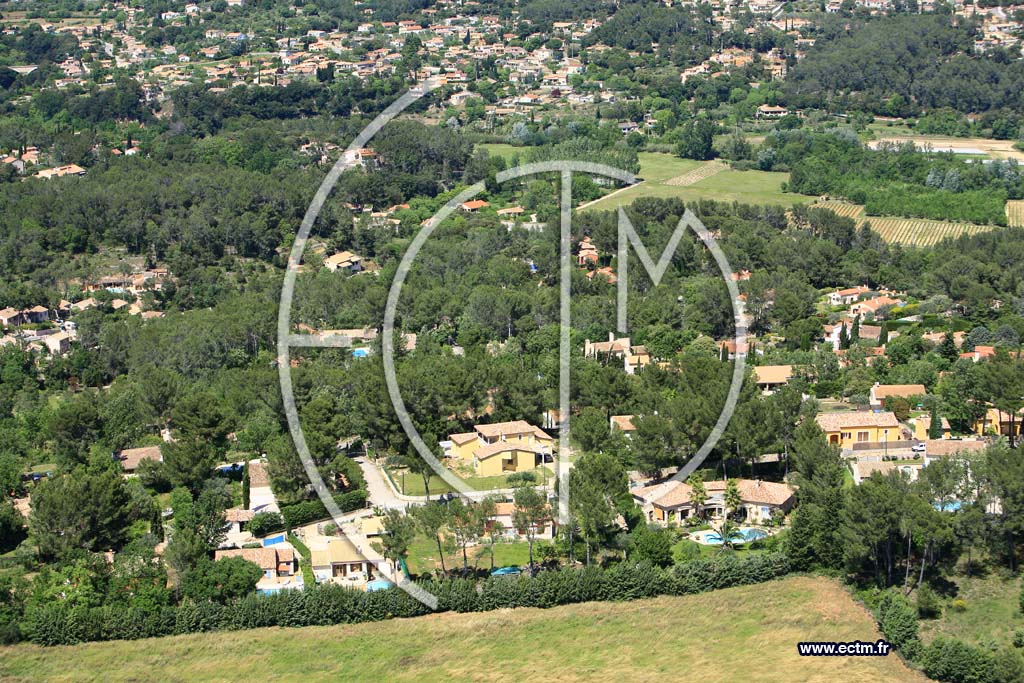 Photo arienne de Trans en Provence