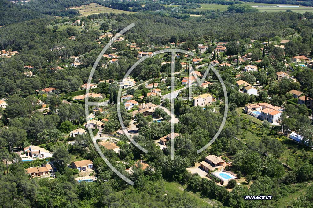 Photo arienne de Trans en Provence