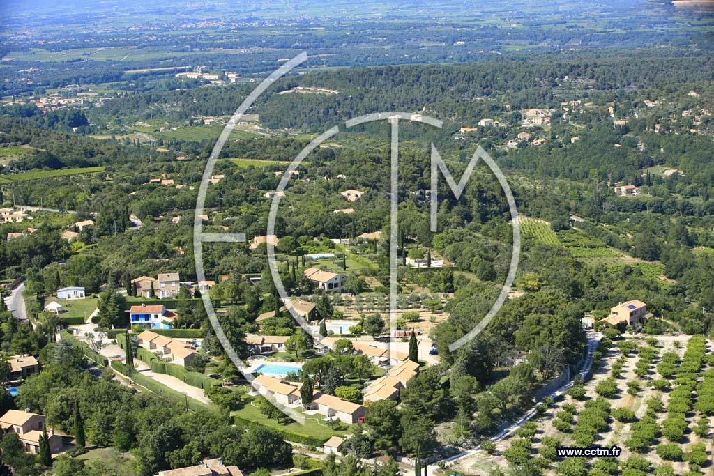 Photo arienne de La Roque sur Pernes