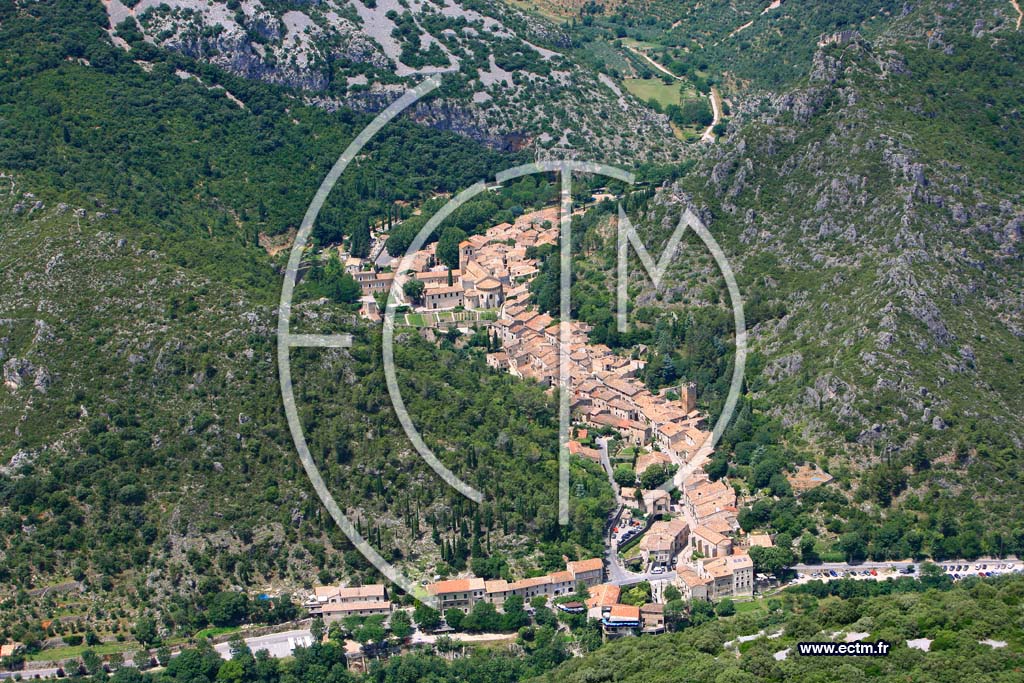 Photo arienne de Saint Guilhem le Desert