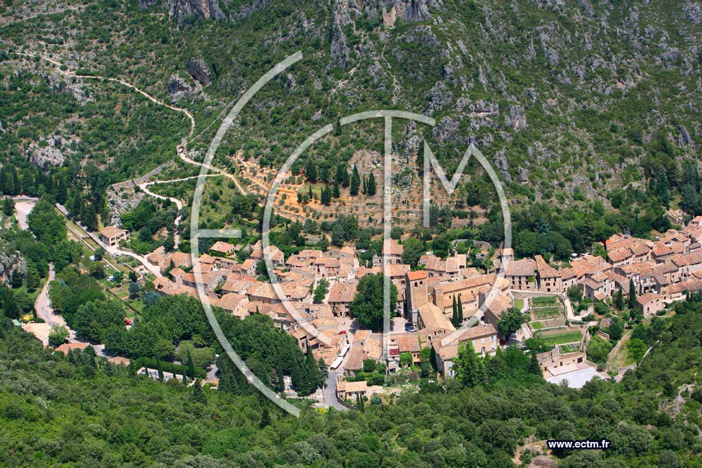 Photo arienne de Saint Guilhem le Desert