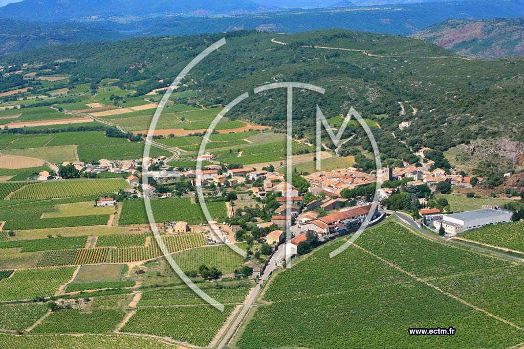 Photo arienne de Saint Saturnin de Lucian