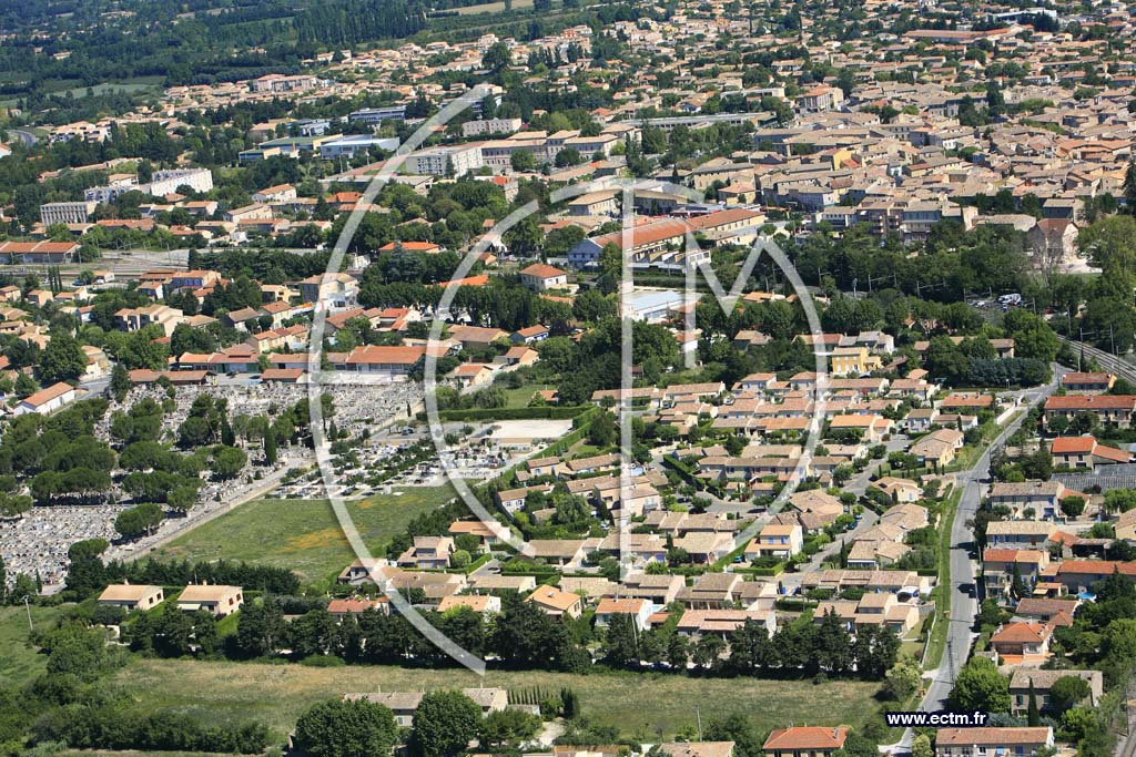Photo arienne de L isle sur la Sorgue