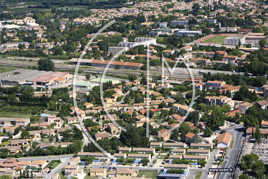 Photo arienne de L isle sur la Sorgue