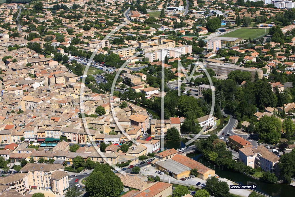 Photo arienne de L isle sur la Sorgue