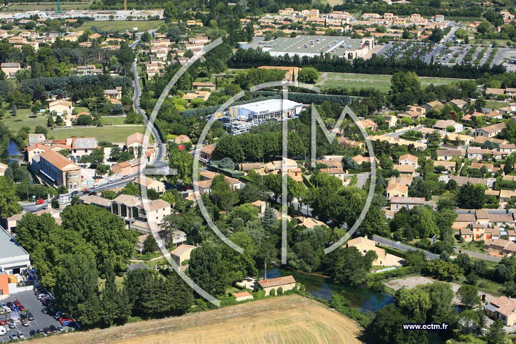 Photo arienne de L isle sur la Sorgue
