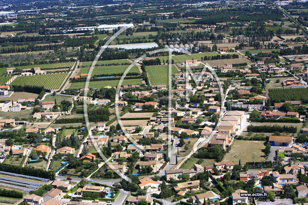Photo arienne de Pernes les Fontaines