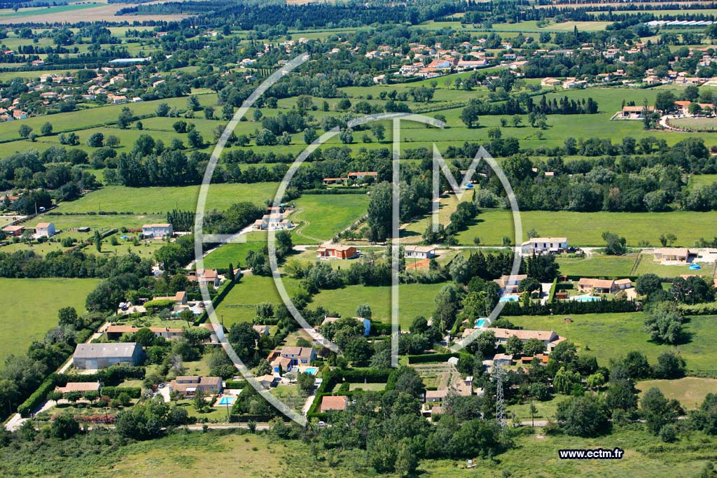 Photo arienne de Saint Martin de Crau - Caphan