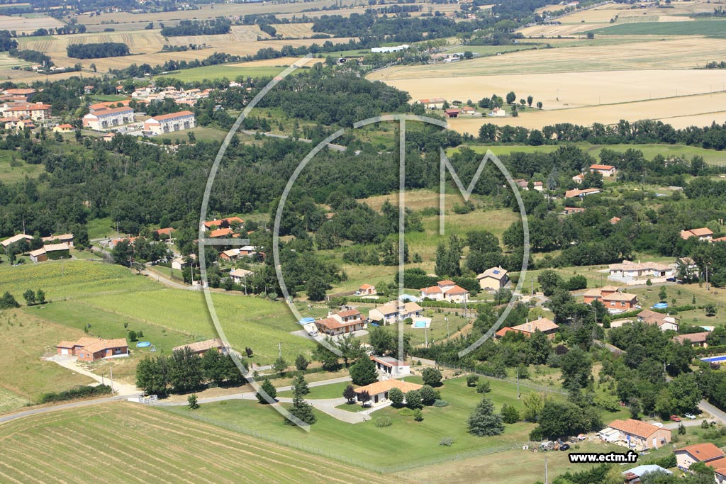 Photo arienne de Sainte Foy de Peyrolieres