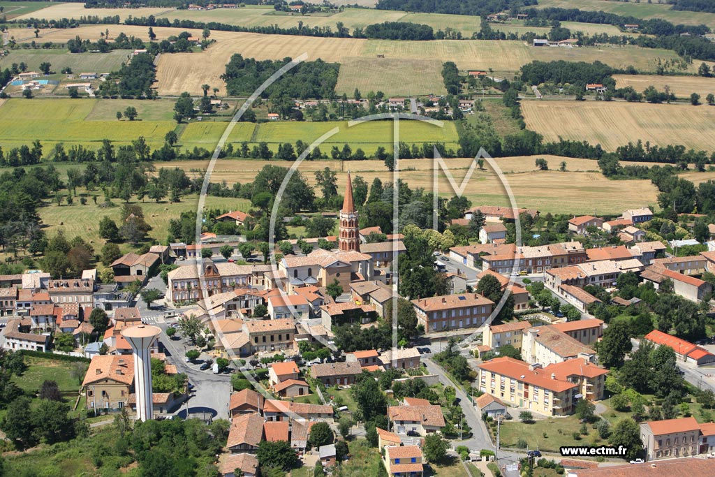 Photo arienne de Sainte Foy de Peyrolieres