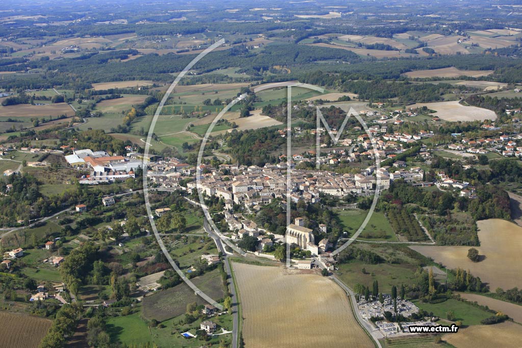 Photo arienne de Montpezat de Quercy