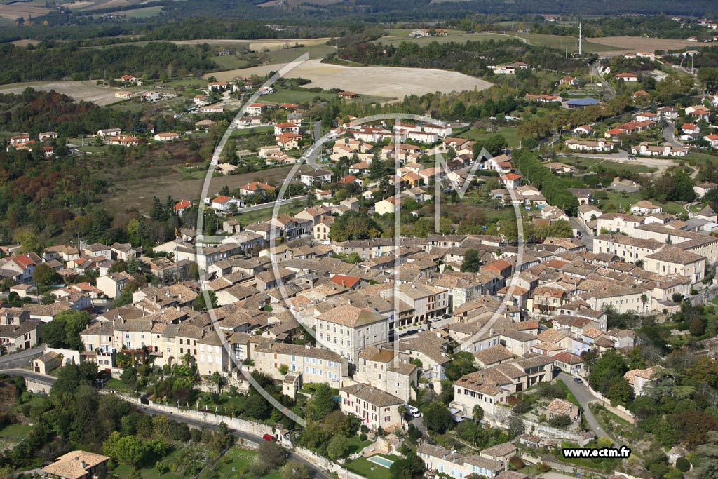 Photo arienne de Montpezat de Quercy