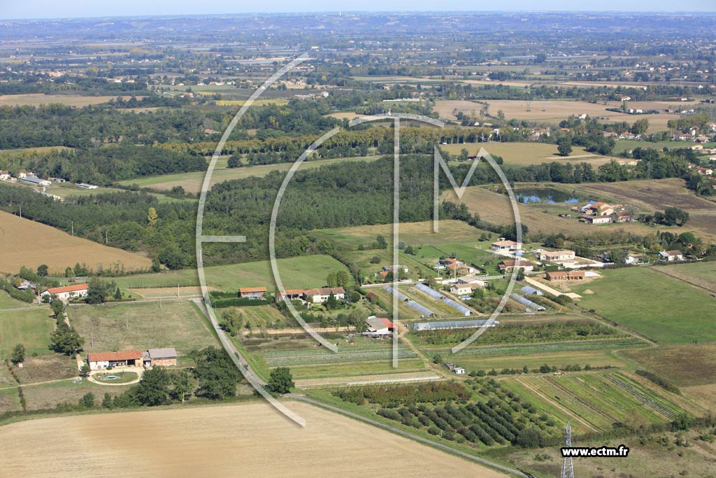 Photo arienne de Lacourt Saint Pierre  - Verlhaguet