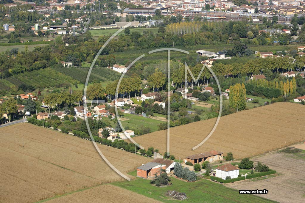 Photo arienne de Montauban  - Rouges