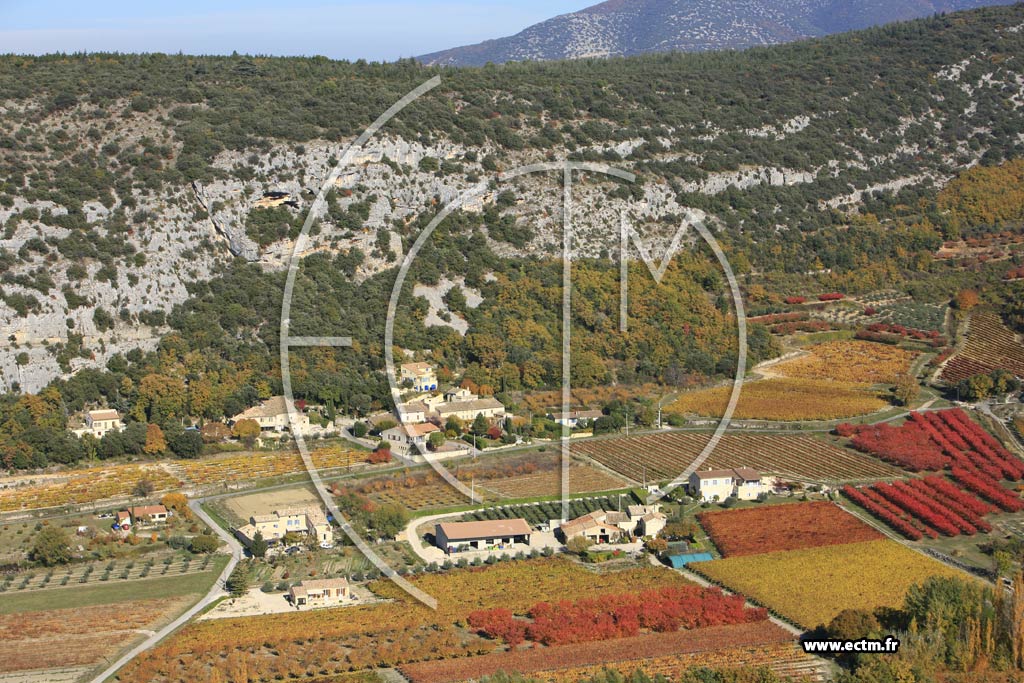 Photo arienne de Beaumont du Ventoux - hameau des Valettes