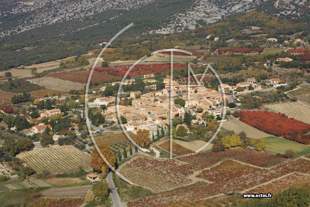 Photo arienne de Bedoin - les Baux