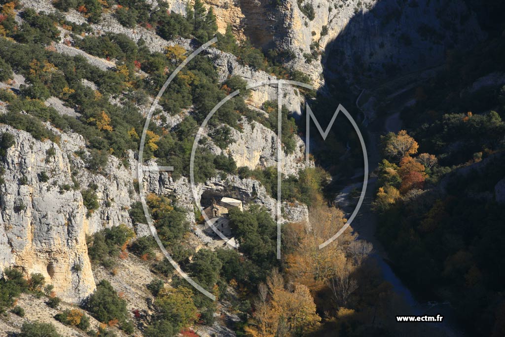 Photo arienne de Mollans sur Ouveze - Notre Dame des Anges