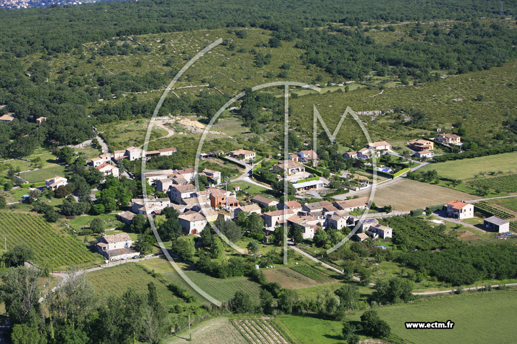 Photo arienne de Lussas ( les Rieux)