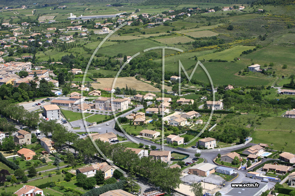 Photo arienne de Villeneuve de Berg