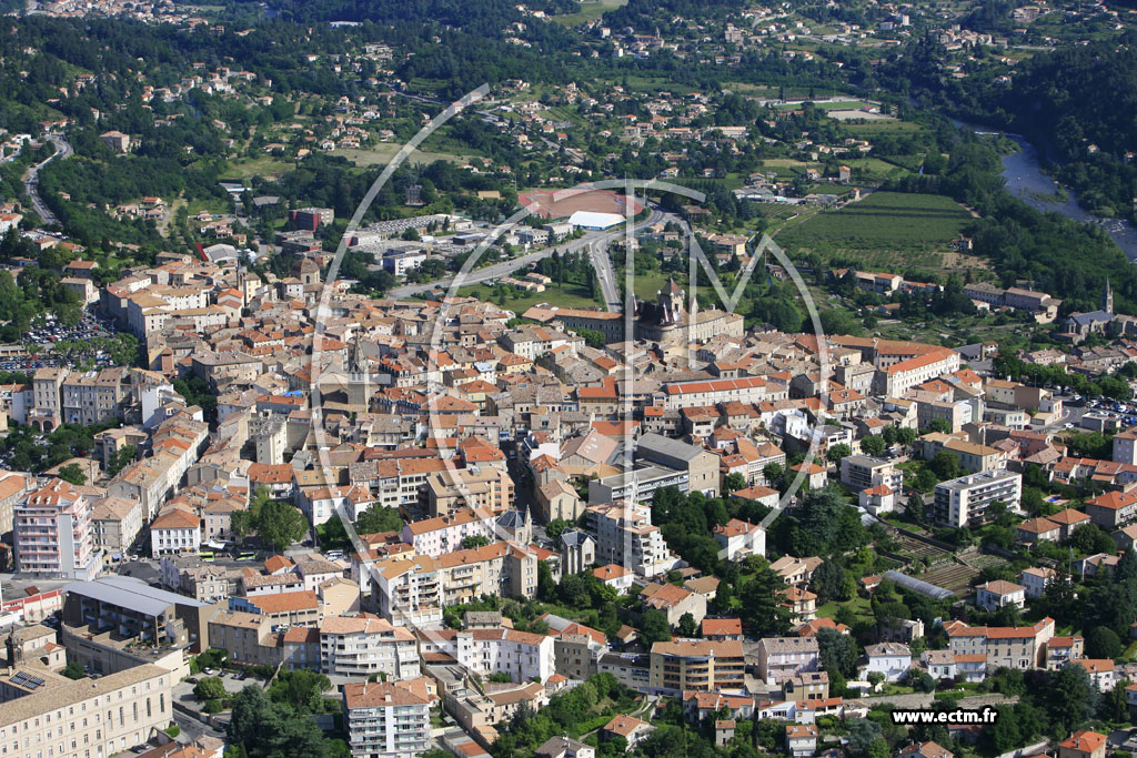 Photo arienne de Aubenas